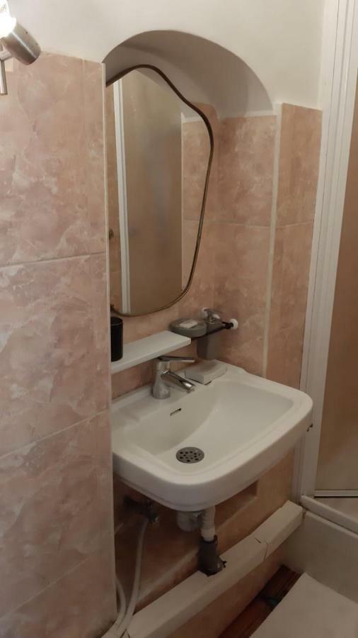 Trastevere Intimate Apartment Roma Esterno foto
